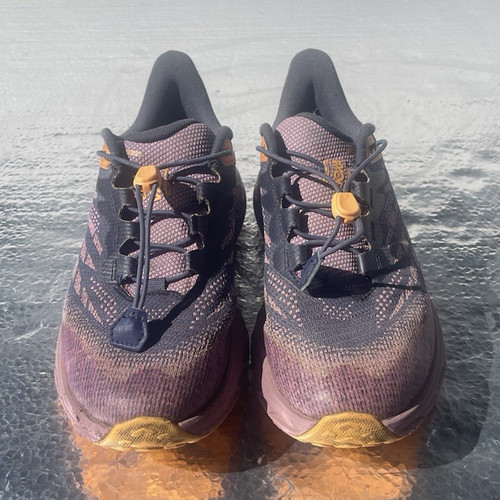 Hoka one - one,